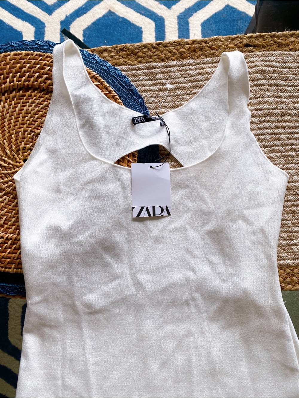 ZARA Chic White Knit Fitted Open Back Tank Midi Dress! 🐚 - Picture 10 of 17